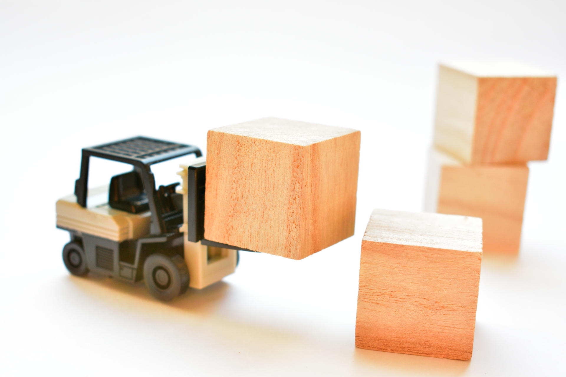 バナナ⼯場での選別‧出荷作業スタッフ