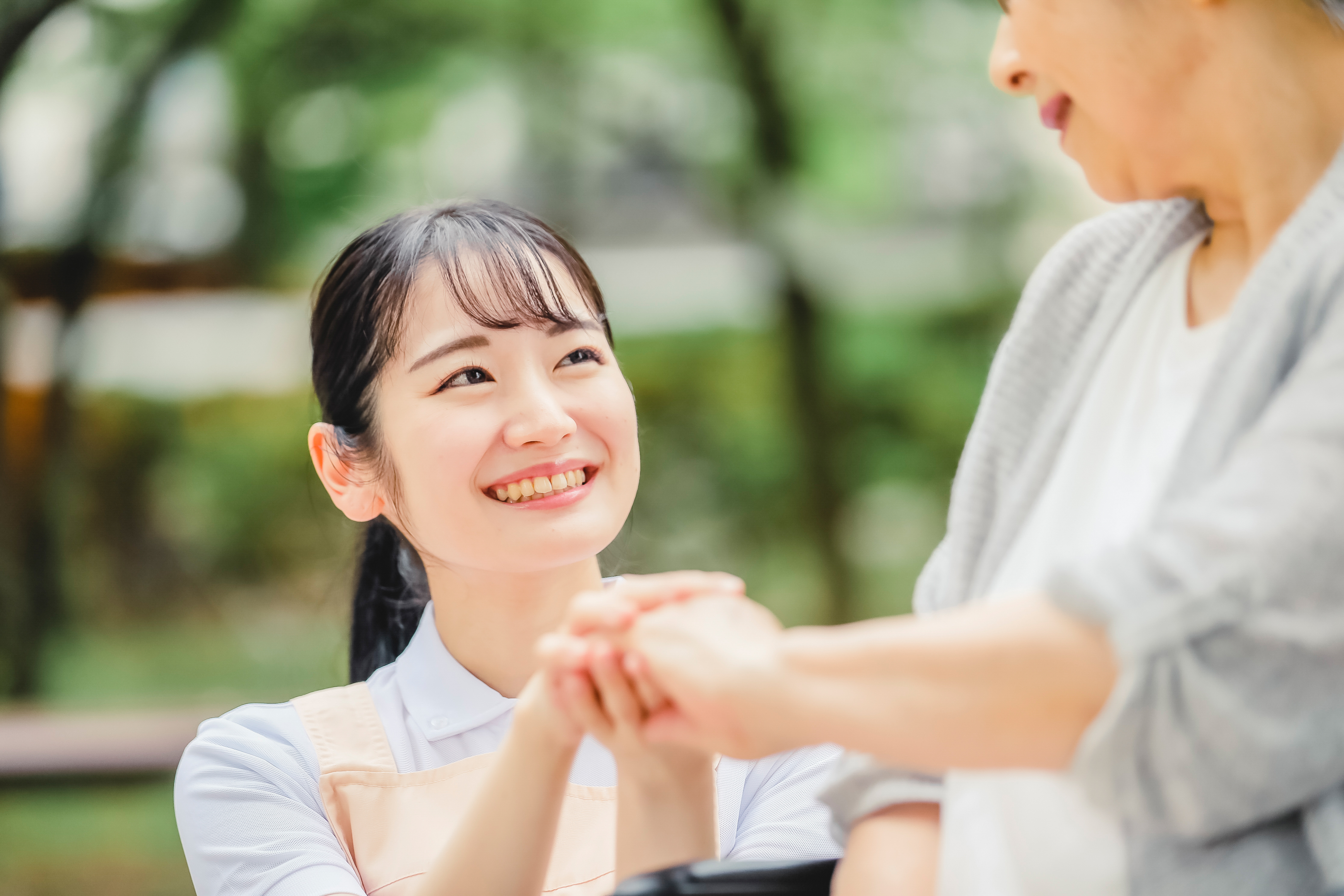 介護施設での介護スタッフ