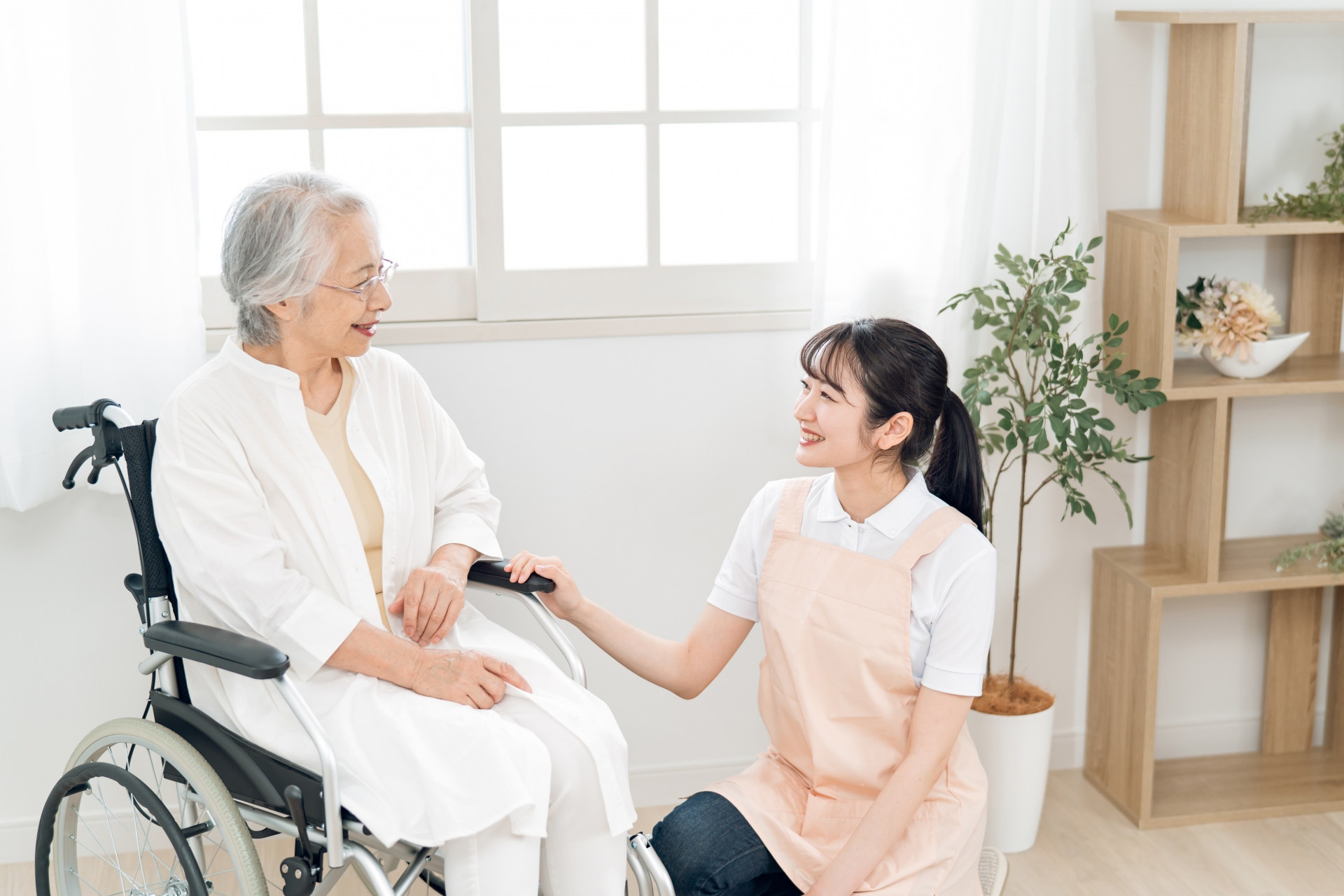 養護老人ホームでの介護スタッフ
